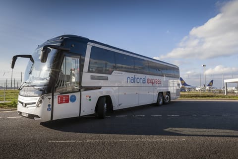 Londra: trasferimento in autobus di sola andata dall'aeroporto di Heathrow a Southampton