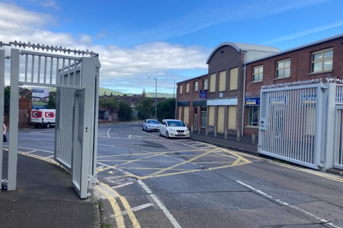 Belfast: tour por problemas de muros y puentes