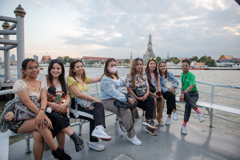 Bangkok: Tour guidato a piedi del Wat Pho e del Wat ArunTour per piccoli gruppi in inglese