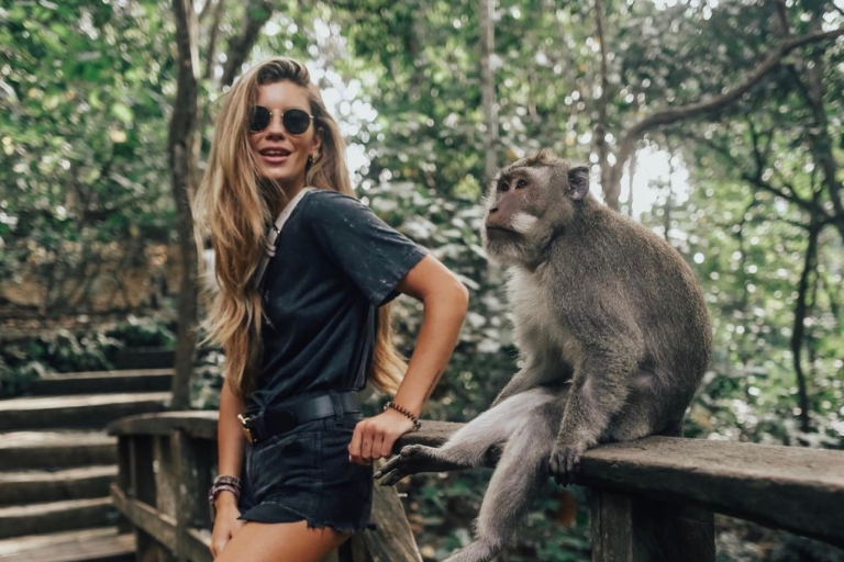 Ubud: Sacred Monkey Forest Sanctuary Ticket and Guided Tour Tour with Transfers to/from Central Ubud