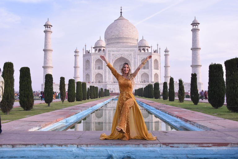 Taj Mahal Instagram Photography Tour w/ Expert Photographer Expert Guide cum Photographer and Taj Mahal Entry Tickets