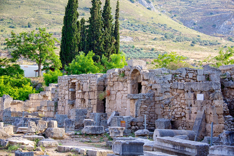 Au départ d'Athènes : Excursion privée d'une journée à l'Ancienne Corinthe de CorintheCorinthe antique : Excursion privée d'une demi-journée au départ d'Athènes