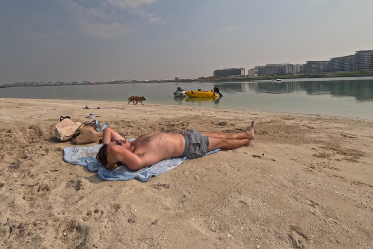 Abu Dhabi: Private Small Boat Rental (No License Required) Abu Dhabi: Small Boat 2 Hour Rental (No License Required)