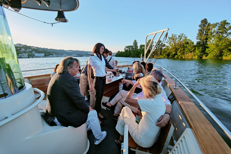 Gourmet cruise in the heart of Lyon