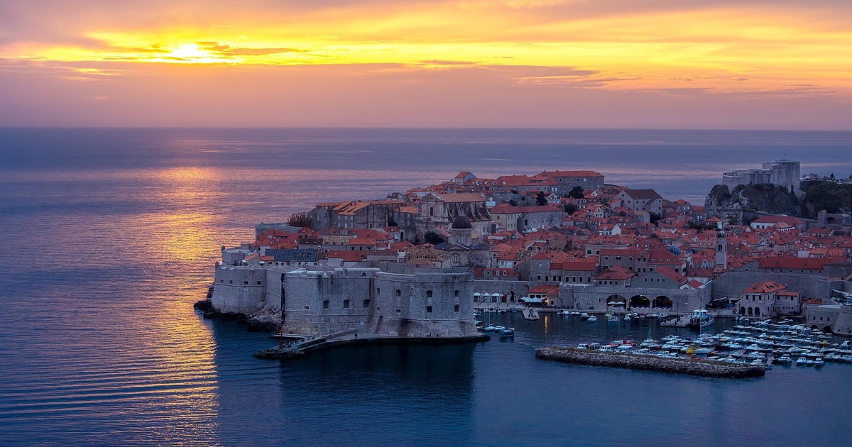 Адриатическое море дубровник. Хвар хорватия. Хорватия море города. Дубровник черногория. Адриатическое море хорватия.