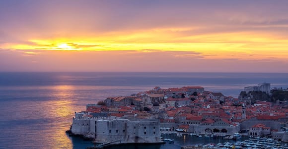 Ab Dubrovnik: Golden Hour Sunset Cruise mit kostenlosen Getränken