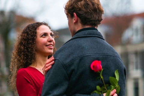 Amsterdam: Romantic Photoshoot for Couples Standard (15- 20 photos)