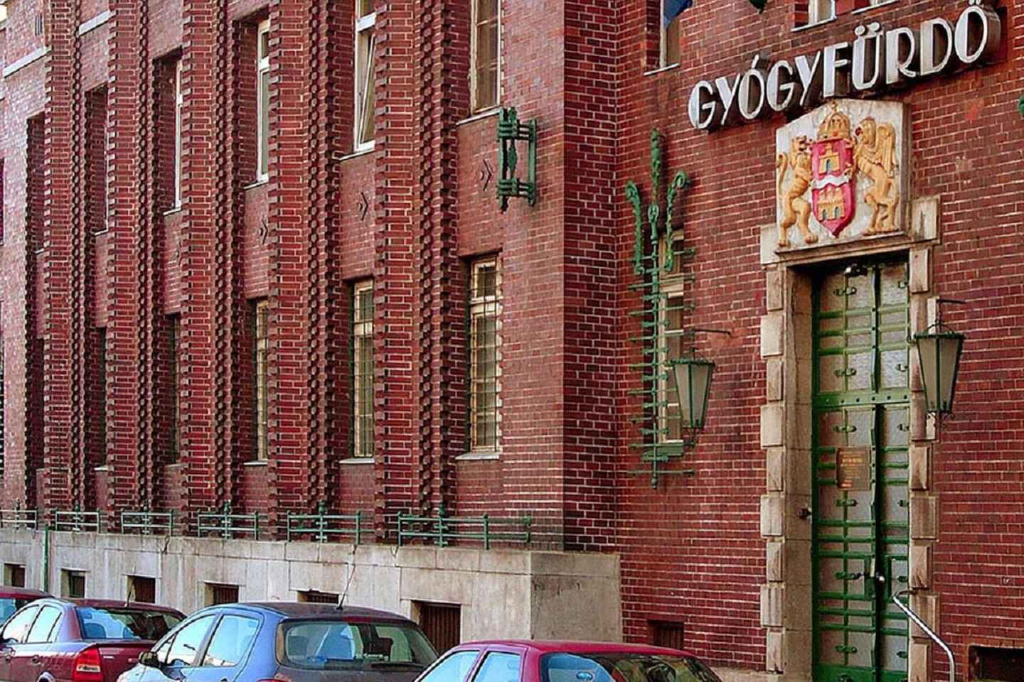 Budapest: Dandar Thermal Bath Full-Day Admission