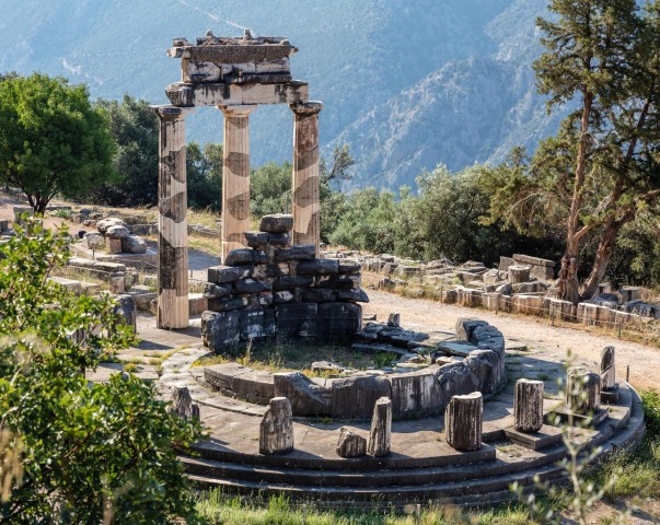 Visit Athens Private Trip to Delphi with Transfer in Nea Stira
