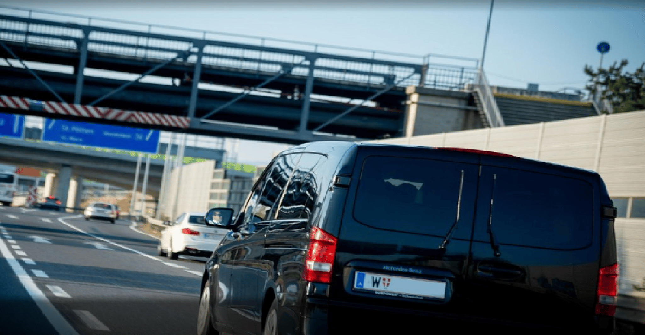 Vienna, Private 1-Way Transfer to/from Vienna Airport - Housity