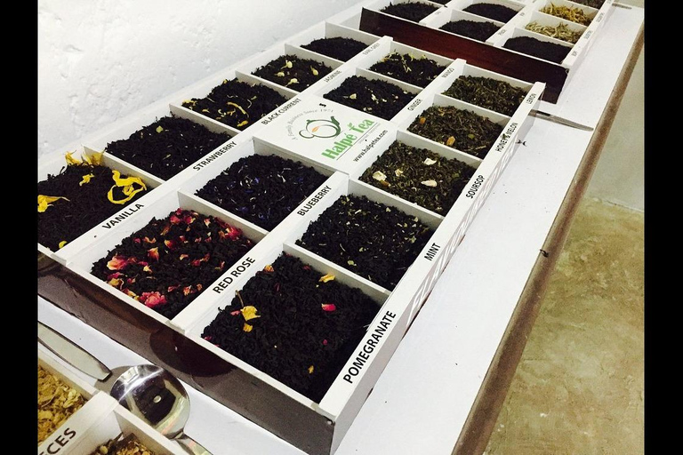 Kandy: City Tour with Temple of the Tooth & Lake Views