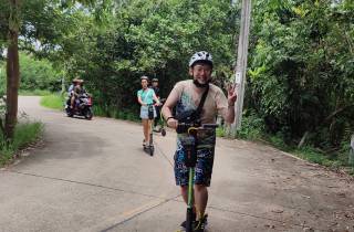 Bangkok: E-Scooter Dschungel-Tour