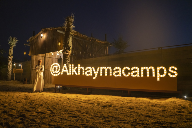 Experiencia en tienda en safari en el desierto de DubáiSafari por el desierto y campamento VIP de lujo