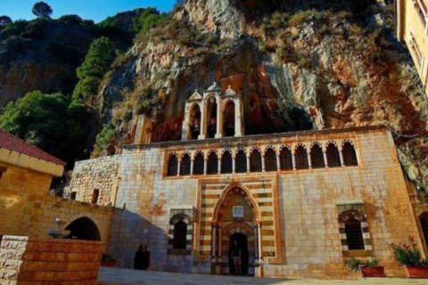 Van Beiroet: rondleiding door Qadisha-vallei, museum en cedersVan Beiroet: begeleide Qadisha-vallei, museum en cederstour