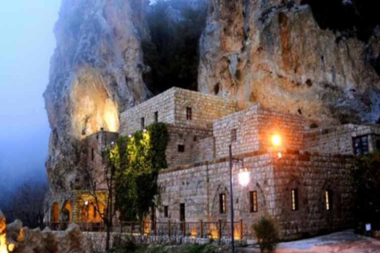 Au départ de Beyrouth : visite guidée de la vallée de la Qadisha, du musée et des cèdres.