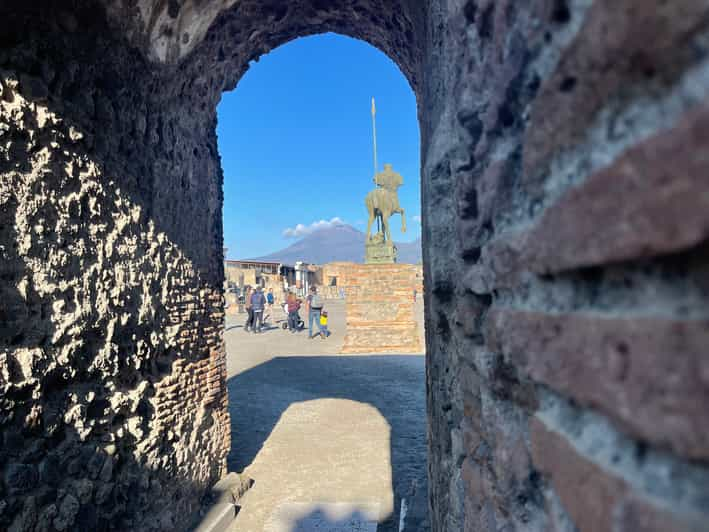 Pompeii & The House Of Vettii | GetYourGuide