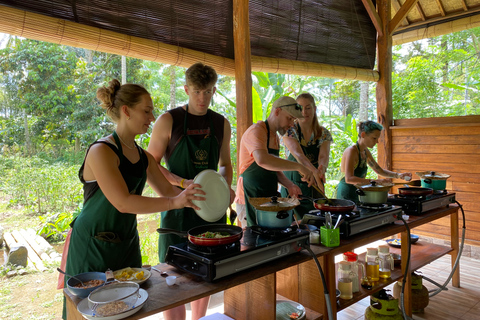 Ubud: Balinesisk matlagningskurs på en ekologisk gårdStandardalternativ