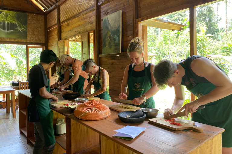 Ubud: lekcja gotowania po balijsku na farmie ekologicznejLekcja gotowania: menu wegetariańskie lub wegańskie