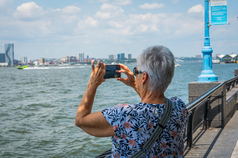 NYC: Half-Day Luxury Bus Tour with One World Access