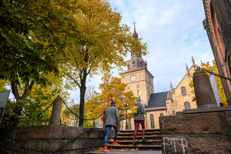 Oslo: excursão noturna a pé por mitos e lendas históricas