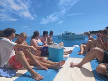 Milna: Boat Trip to Hvar and Red Rocks