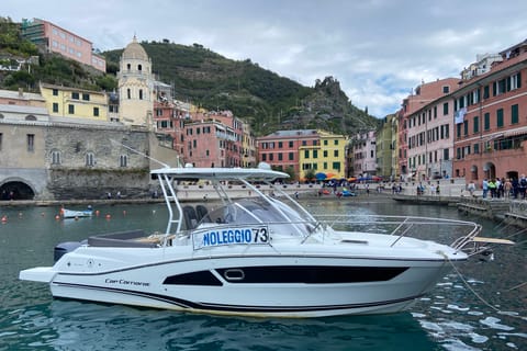 From La Spezia: 5 Terre Private Boat Tour (Lunch and Drinks)