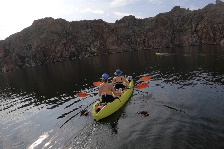 Gebiet Phoenix: Saguaro Lake 3 Stunden geführte Kajaktour