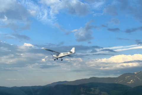 Zarnesti: 30-Minute Scenic Flight over Rasnov, Brasov & Bran