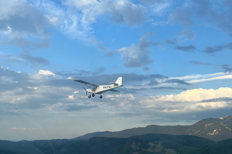 Zarnesti: 30-Minute Scenic Flight over Rasnov, Brasov & Bran