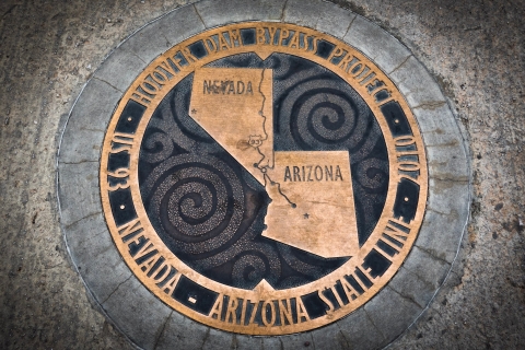 Z Las Vegas: zewnętrzna strona zapory Hoovera