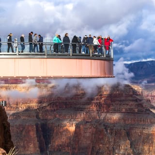 Las Vegas: Grand Canyon West Bus Tour with Hoover Dam Stop