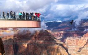 Las Vegas: Grand Canyon West Bus Tour with Hoover Dam Stop