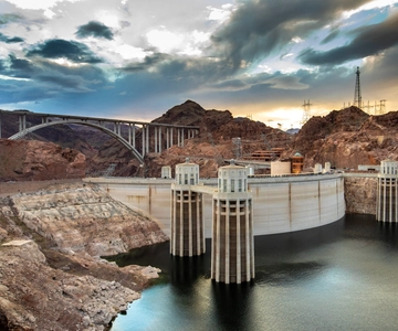 Las Vegas: Hoover Dam Tour with American-Style Hot Breakfast