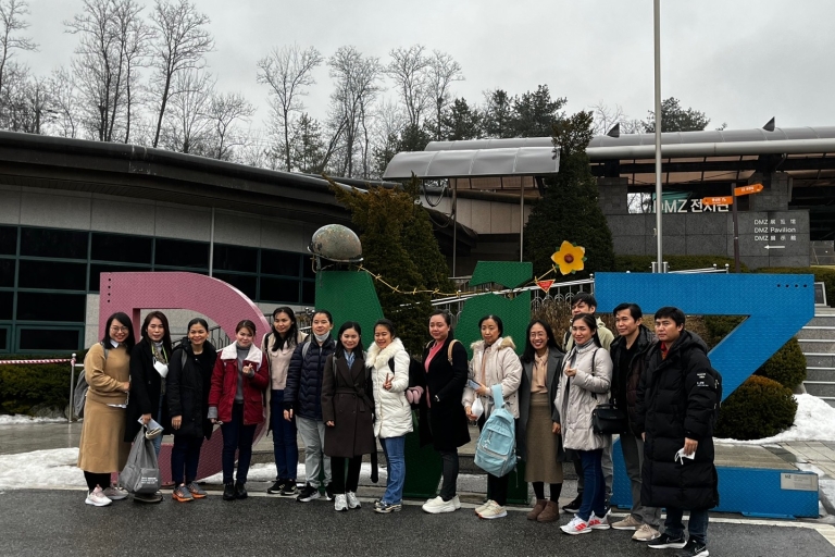 DMZ, Palais de Gyeongbokgung et visite de la ville de SéoulDMZ, déjeuner, palais de Gyeongbok, hall de l'hôtel President 1F