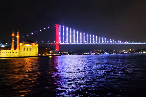 Bosporus Dinner Cruise mit türkischer Nachtshow