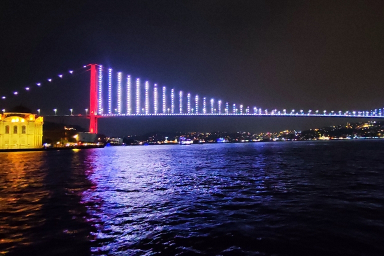Bosporus Dinner Cruise mit türkischer Nachtshow