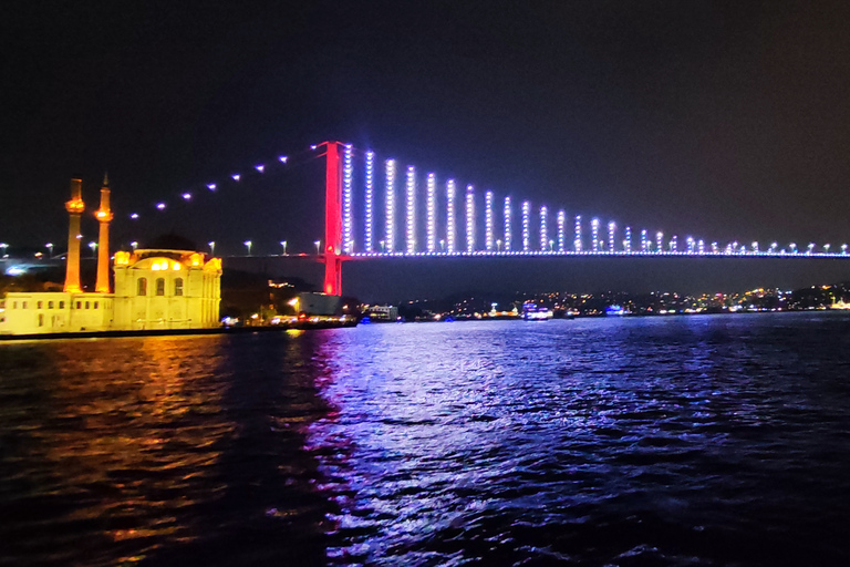 Istanbul: Bosphorus Dinner Cruise with Turkish Night ShowBosphorus Dinner Cruise With Turkish Night Show