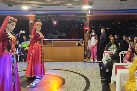 Bosporus Dinner Cruise mit türkischer Nachtshow
