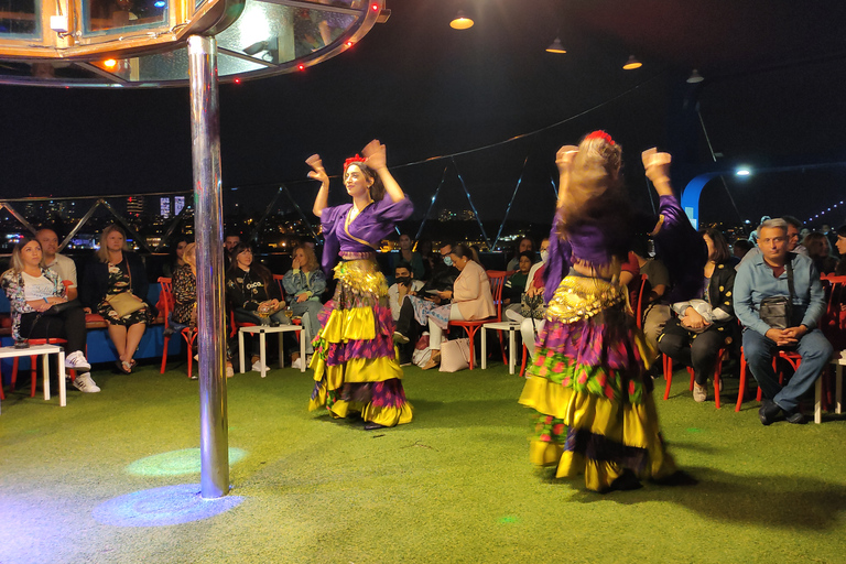 Bosporus Dinner Cruise mit türkischer Nachtshow