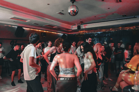Tirana: Pub Crawl with 1 hour of Unlimited Drinks