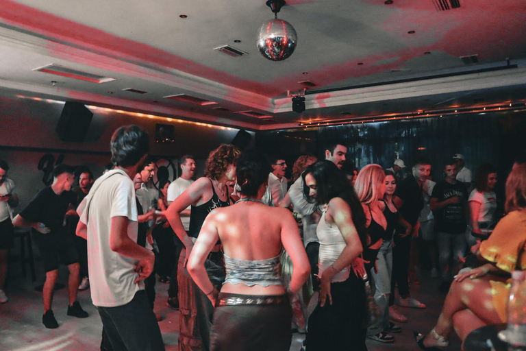 Tirana: Pub Crawl with 1 hour of Unlimited Drinks