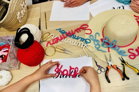 Barcelona: Workshop zum Entwerfen und Basteln einer Raffia-Tasche mit Tapas