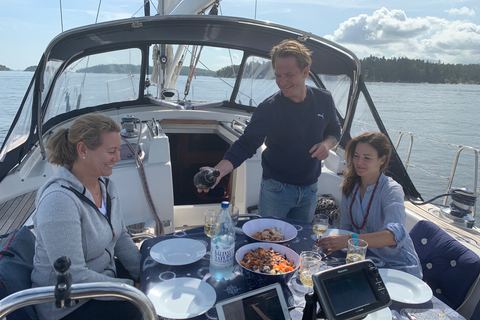 Estocolmo: tour de navegación por la ciudad y el archipiélagoEstocolmo: tour de la ciudad y del archipiélago en velero