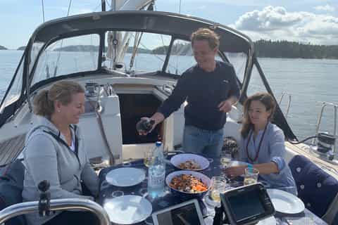 Stockholm: Stadt- und Archipel-Segeltour