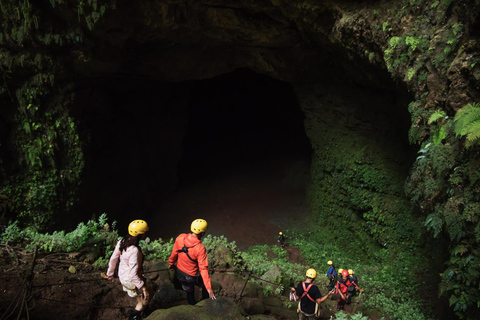 Yogyakarta : 2 jours de visites de temples, de lever de soleil sur le volcan et de grottes