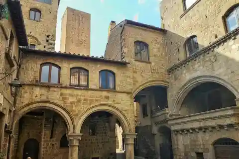 From Rome:Private Day Trip to Bracciano, Caprarola & Viterbo