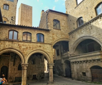 From Rome:Private Day Trip to Bracciano, Caprarola & Viterbo