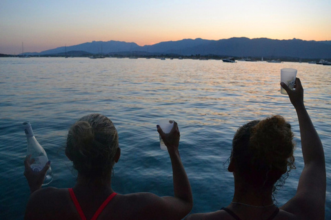 Porto-Vecchio : Croisière au coucher du soleil sur les îles Cerbicale et apéritif