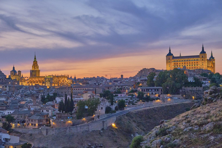 Privétour: hoogtepunten van Toledo en Segovia vanuit Madrid