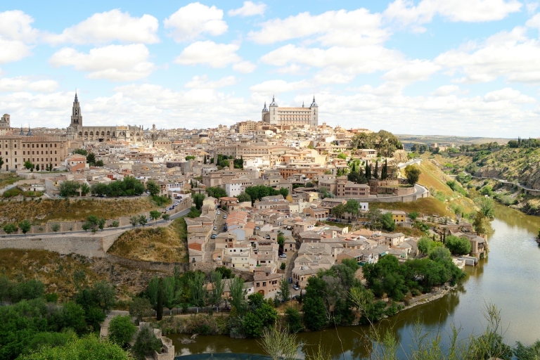 Privétour: hoogtepunten van Toledo en Segovia vanuit Madrid